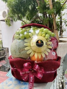 Giỏ trái cây mix tặng sếp nhân dịp chúc mừng